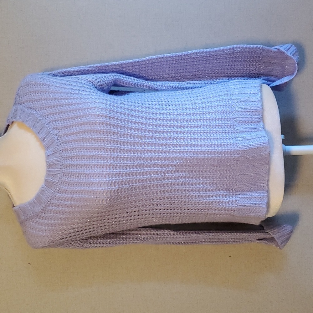 5/$15 No Boundaries M light purple sweater